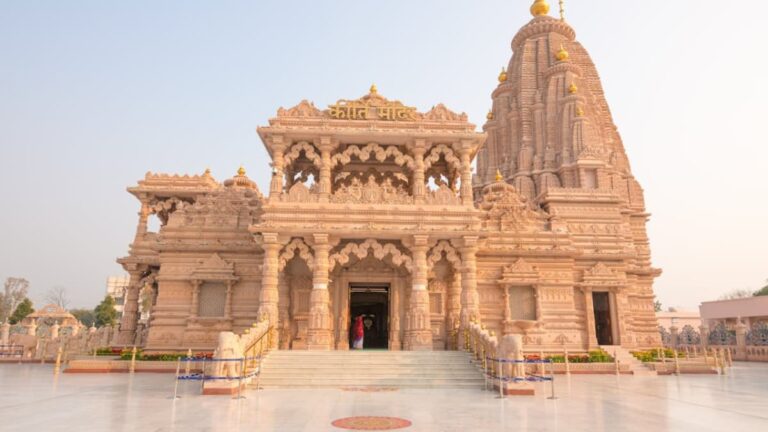 Must-Visit-Temples-in-Barsana.