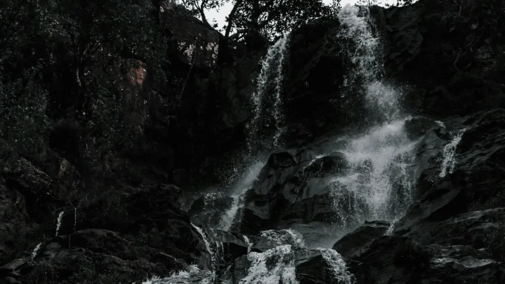 Bee Falls, Pachmarhi