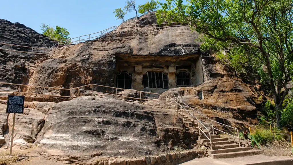 Pandava Caves, Pachmarhi
