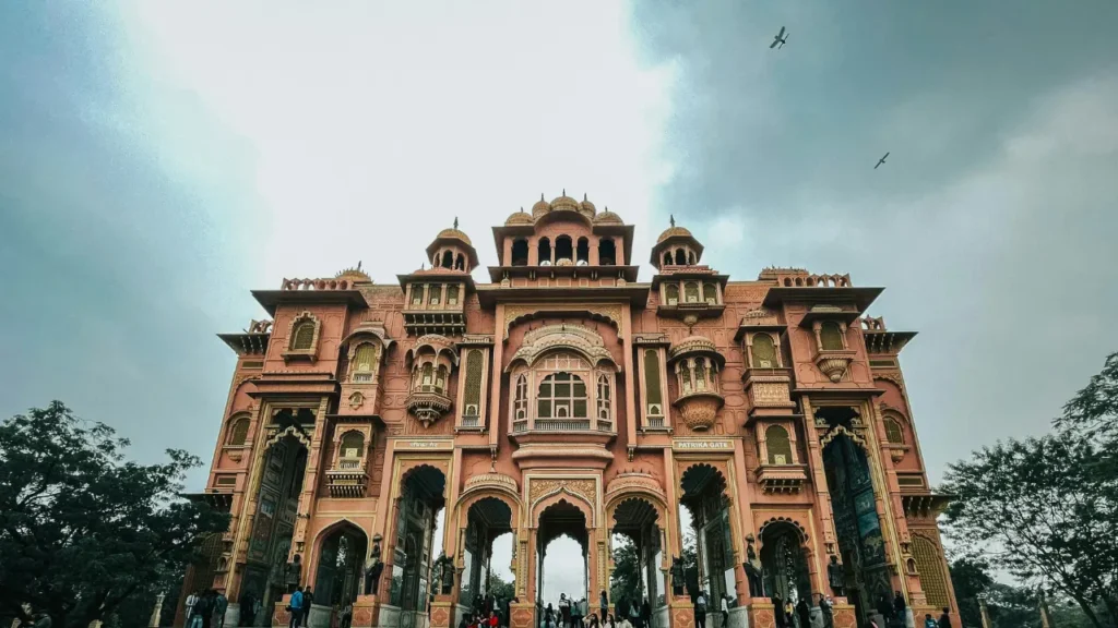 Patrika Gate