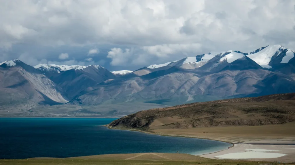 Color of Kailash Manasarovar Lake